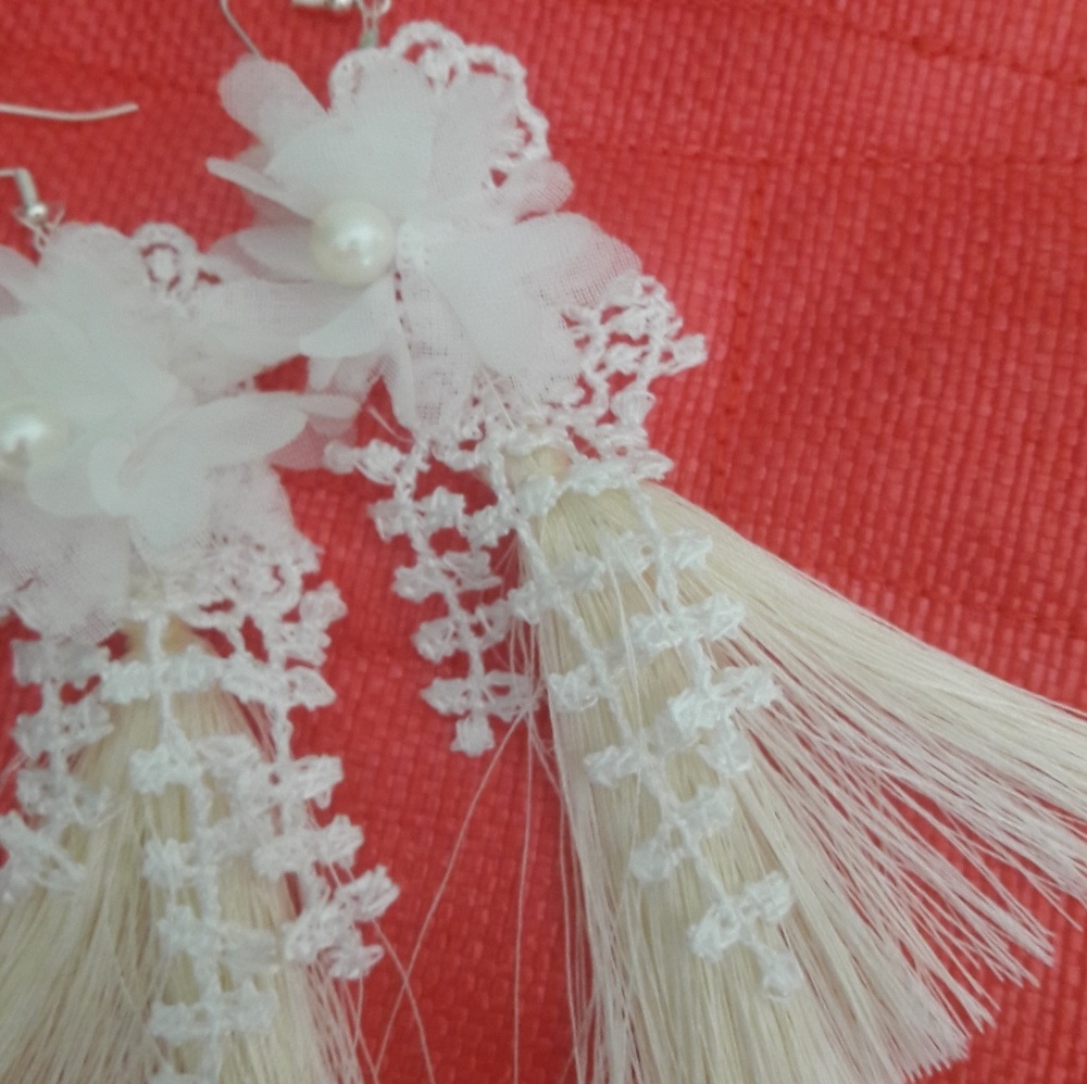 Taste earrings weddings